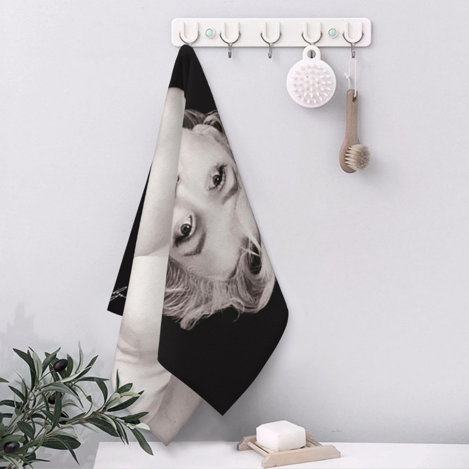 ☆値下げ☆マリリンモンロー　大判タオル　日本製 マリリン・モンロー マリリン・モンロー 7年目の浮気タオル 大判