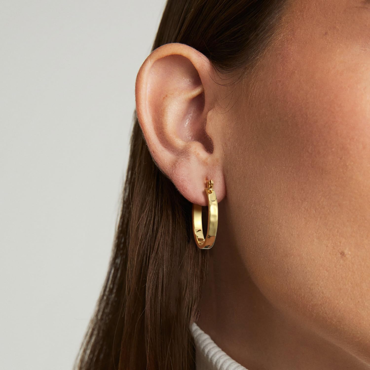 AIGAMIT 14K Gold Earrings for Women 14K Gold Hoop Earrings for Women Hoop Earrings for Womens Hoops Trendy Polished Classic Dainty Womens Earring Hoops 26mm
