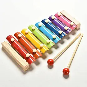 Xilofone Infantil de Madeira Colorido com Baquetas Com 8 Notas – Brinquedo Educativo Montessoriano Musical para Crianças – Coordenação Motora e Estímulo Sensorial