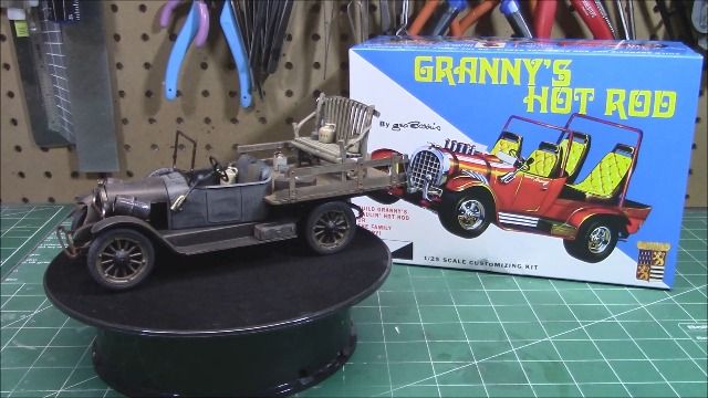 MPC Granny's Hot Rod George Barris 1:25 miniatura 5