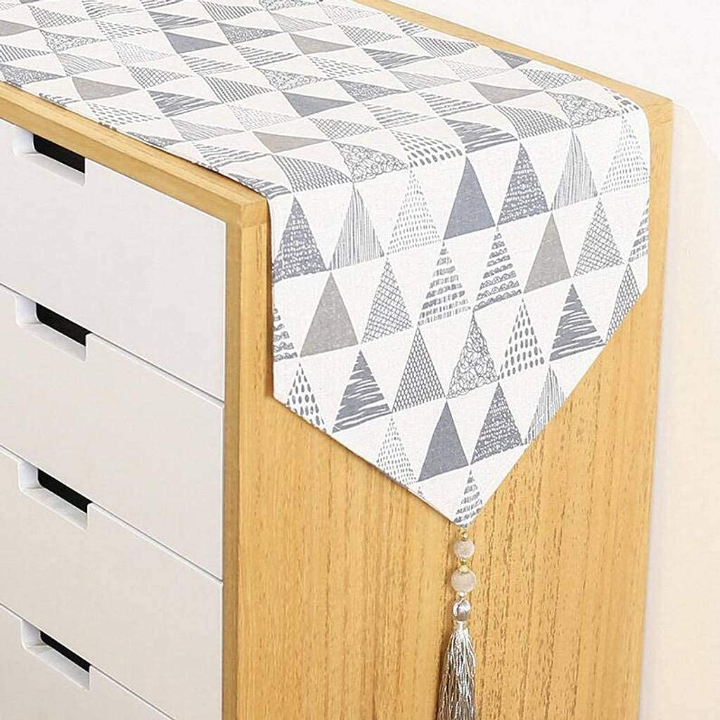 Chemin de table géométrique nordique pour sublimer vos repas en famille
