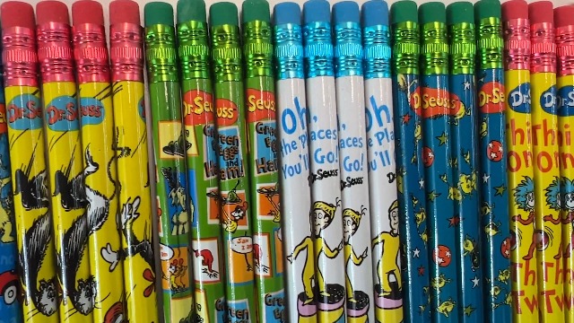Amazon.com: Raymond Geddes 69743 Dr. Seuss Assorted Number 2