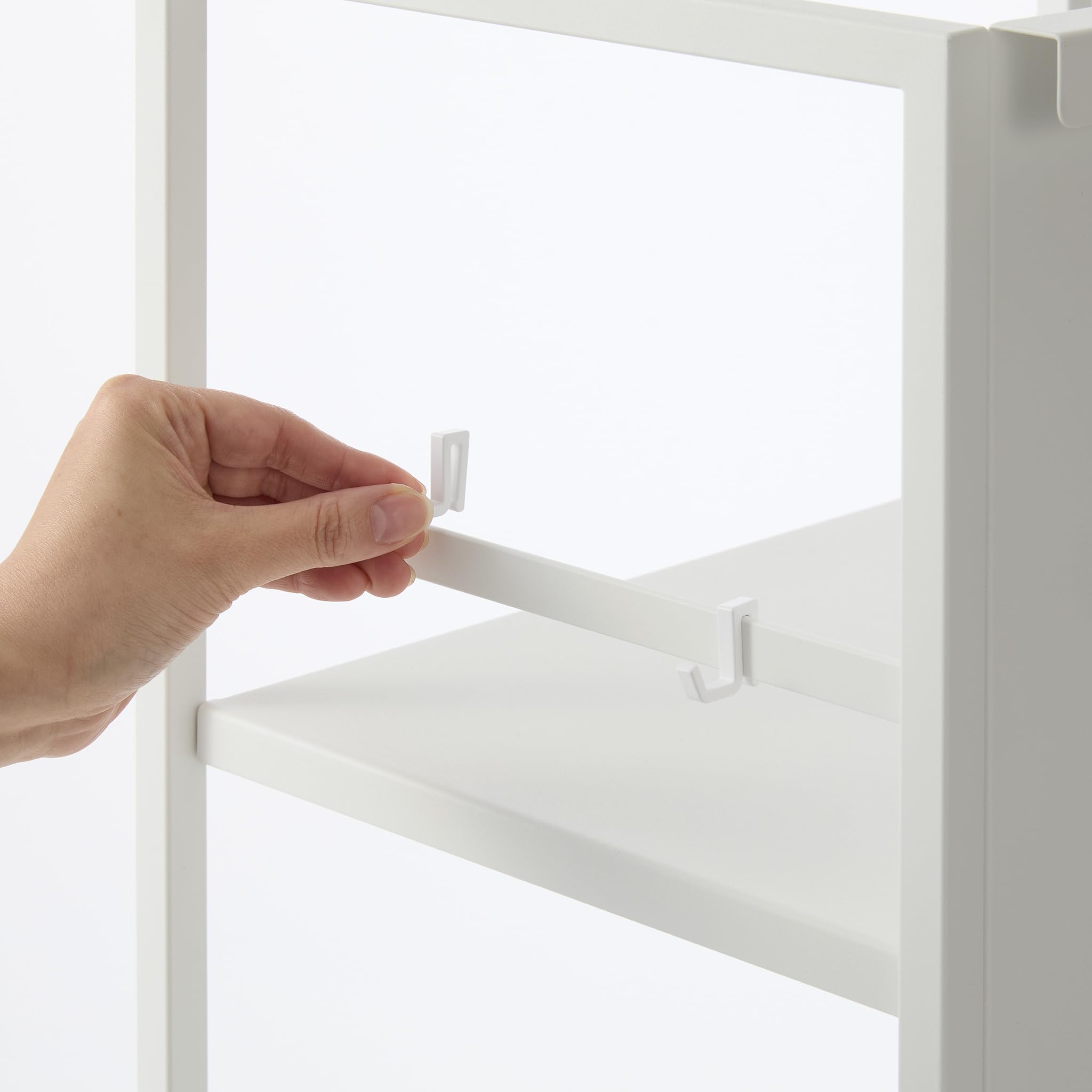 YAMAZAKI 1419 Tower Chariot de Rangement Semi-fermé à 3 Niveaux, Blanc, Acier/Nylon, Minimaliste, 32,1 x 42 x 84,5 cm (L x L x H)