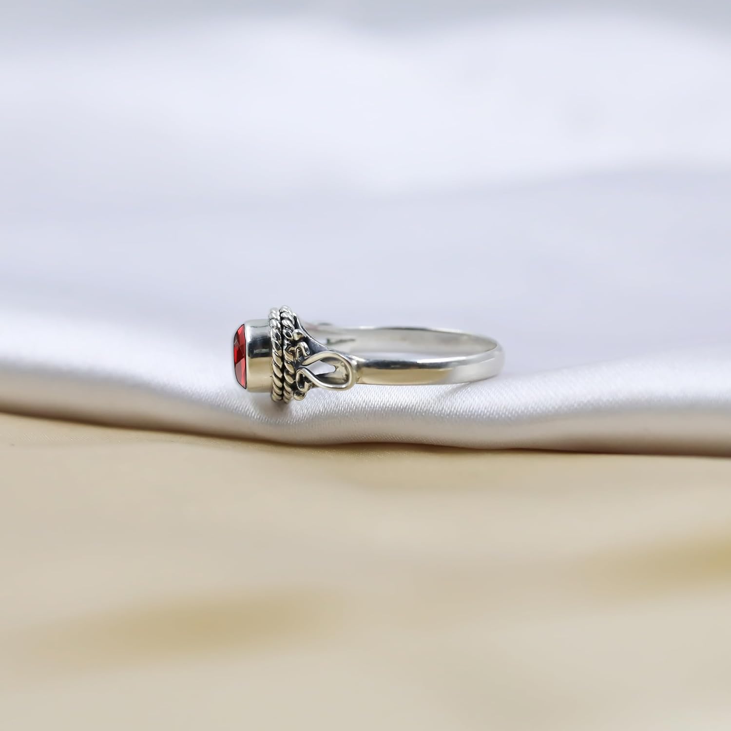 Peridot 925 Sterling Silver Ring, Engagement Wedding Solitaire Promise Band Natural Gemstone Ring Size NH-26-P