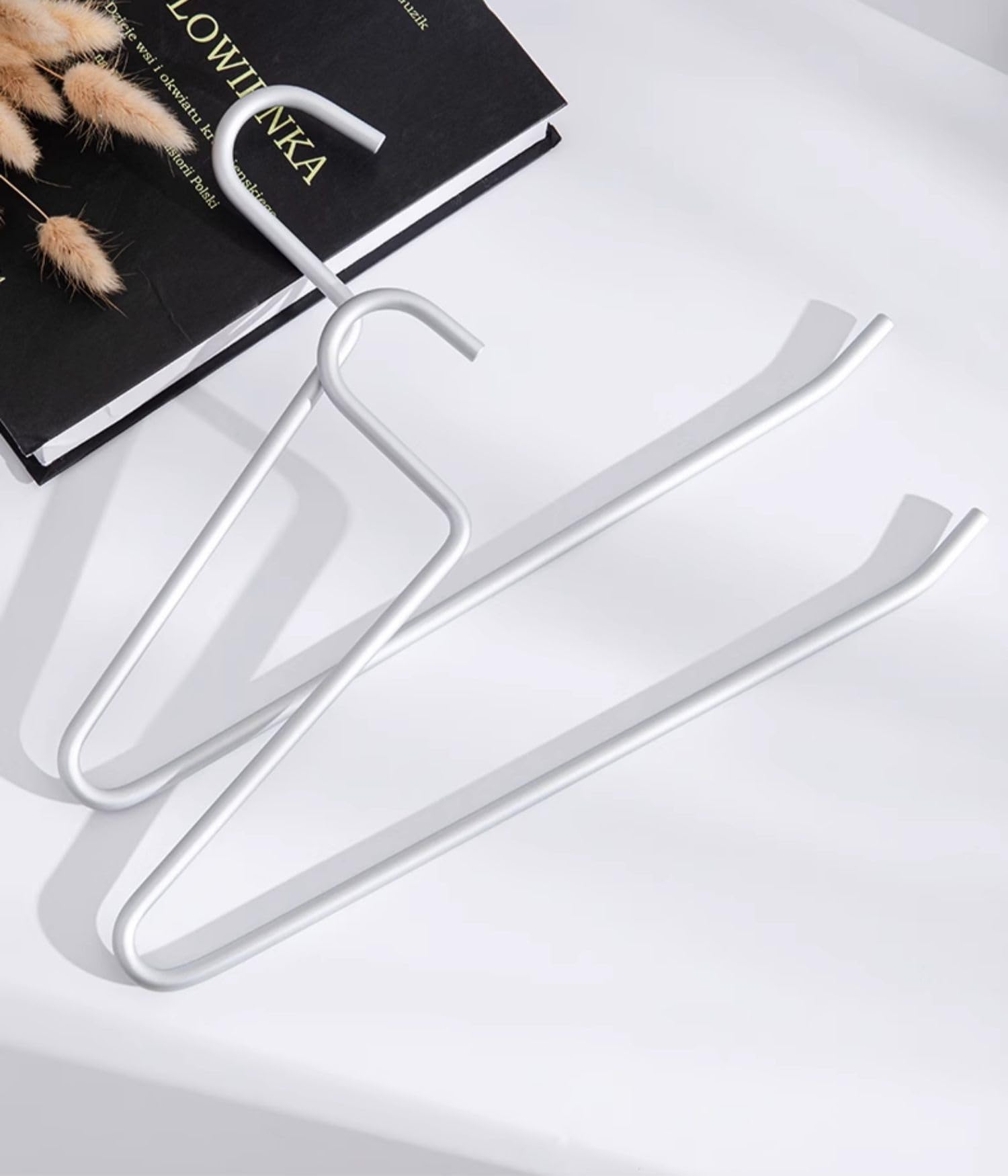 10-teiliges Set von High-End mattsilbernen Aluminiumbügeln, 35cm Ultra Glatte Kleiderbügel, langlebige Metallhosenbügel, Aluminiumlegierungsbügel, Kleidungsständer