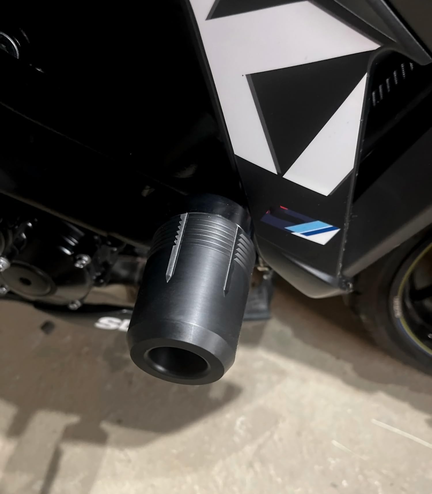 Motorrad Sturzpads für Suzuki GSX S750 GSX S1000 GSXS 750 1000 GSX-S 1000 GT GSX-S1000GT GSR 750 600 400 Zubehör Rahmenschutz Fallschutz Sturzschutz Crashpads Protektoren (Schwarz)