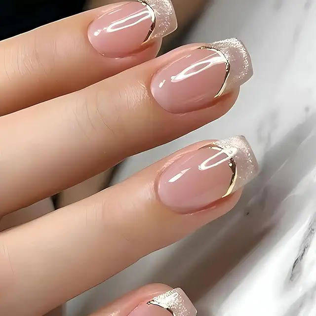 Xanthelle Cat Eye Press on Nails - Nude Gradient French Set with Glue