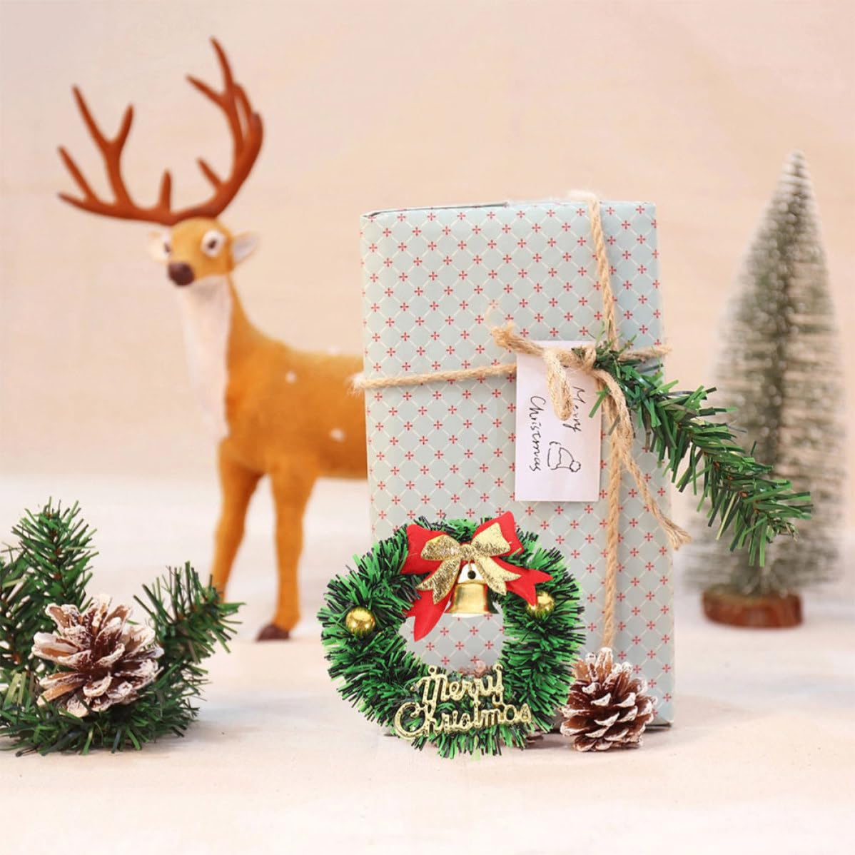 Veemoon 20 Pièces Mini Couronne de Noël Artificielle en Plastique et Tissu, Décoration Suspendue Classique pour Sapin et Fête de Noël, Ajoute Une Ambiance Festive Traditionnelle