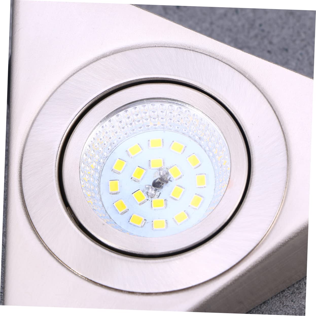 Housoutil Éclairage Led Sous Meuble Triangulaire En Acier Inoxydable Brossé Lumière Blanche Naturelle Pour Cuisine Placard Cave À Vin Meuble Tv