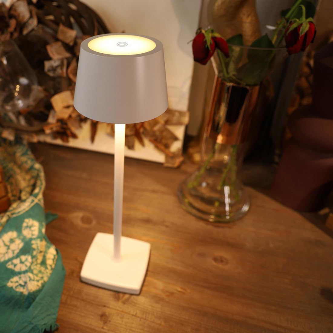 Lampada da Tavolo Senza fili, 6000mAh Lampada Ristorante Tavolo, IP54 Waterproof Lampada da Tavolo Ricaricabile Esterno, per Al Coperto e all'aperto, Ristorante, Buffet, Sbarra, Caffetteria, Bianco