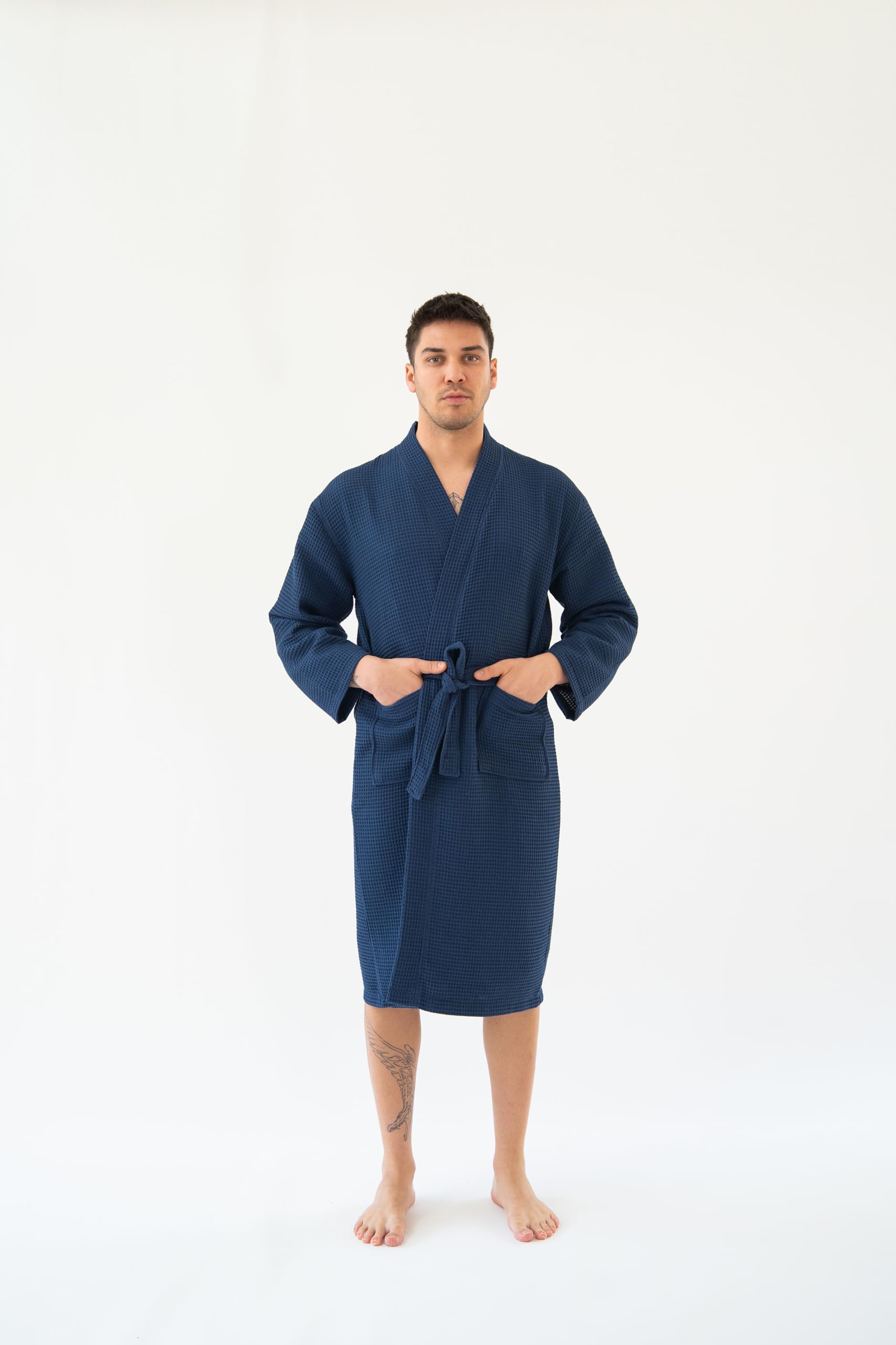 Waffelpique Bademantel Damen Herren aus 100% Baumwolle – OEKO-TEX Standard – leicht und atmungsaktiv – Morgenmantel mit Schalkragen und Gürtel – Sauna und Spa Mantel Unisex