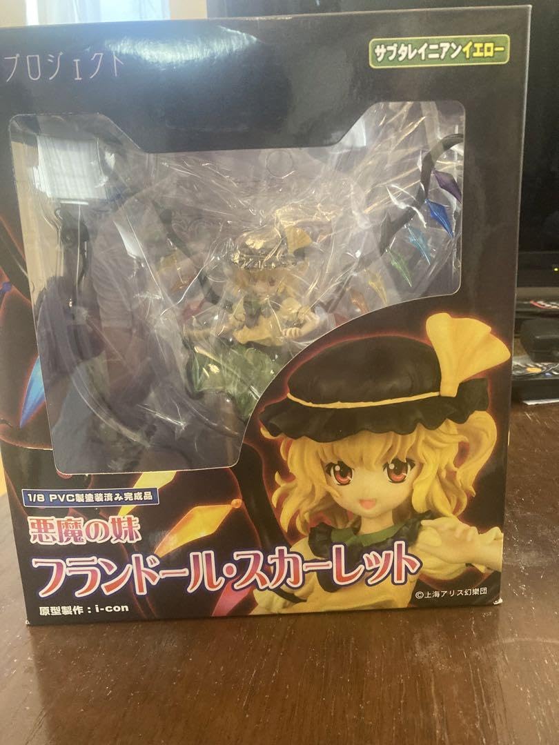 グリフォンエンタープライズ　フランドール・スカーレット　フィギュア　限定カラー Amazon.co.jp: ・み グリフォンエンタープライズ フランドール