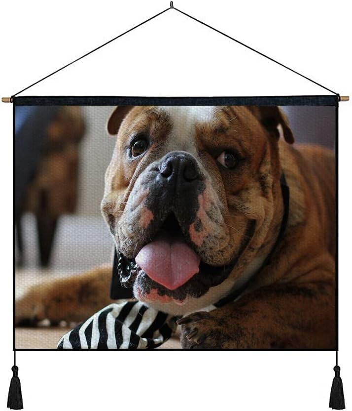 綿の麻 タペストリー 多機能 掛け軸 掛け物 横 50cmx40cm ブルドッグの顔の舌のネクタイ 個性 掛けじく ポスター インテリア 組立式 部屋飾り壁 壁飾り