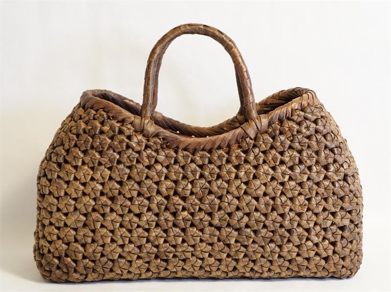 山葡萄 籠　胡桃木 くるみかごバック （六角花編み）かご　バック・やまぶどう　籠 Amazon.co.jp: 山葡萄 籠 胡桃木 くるみかごバック (六角花編み