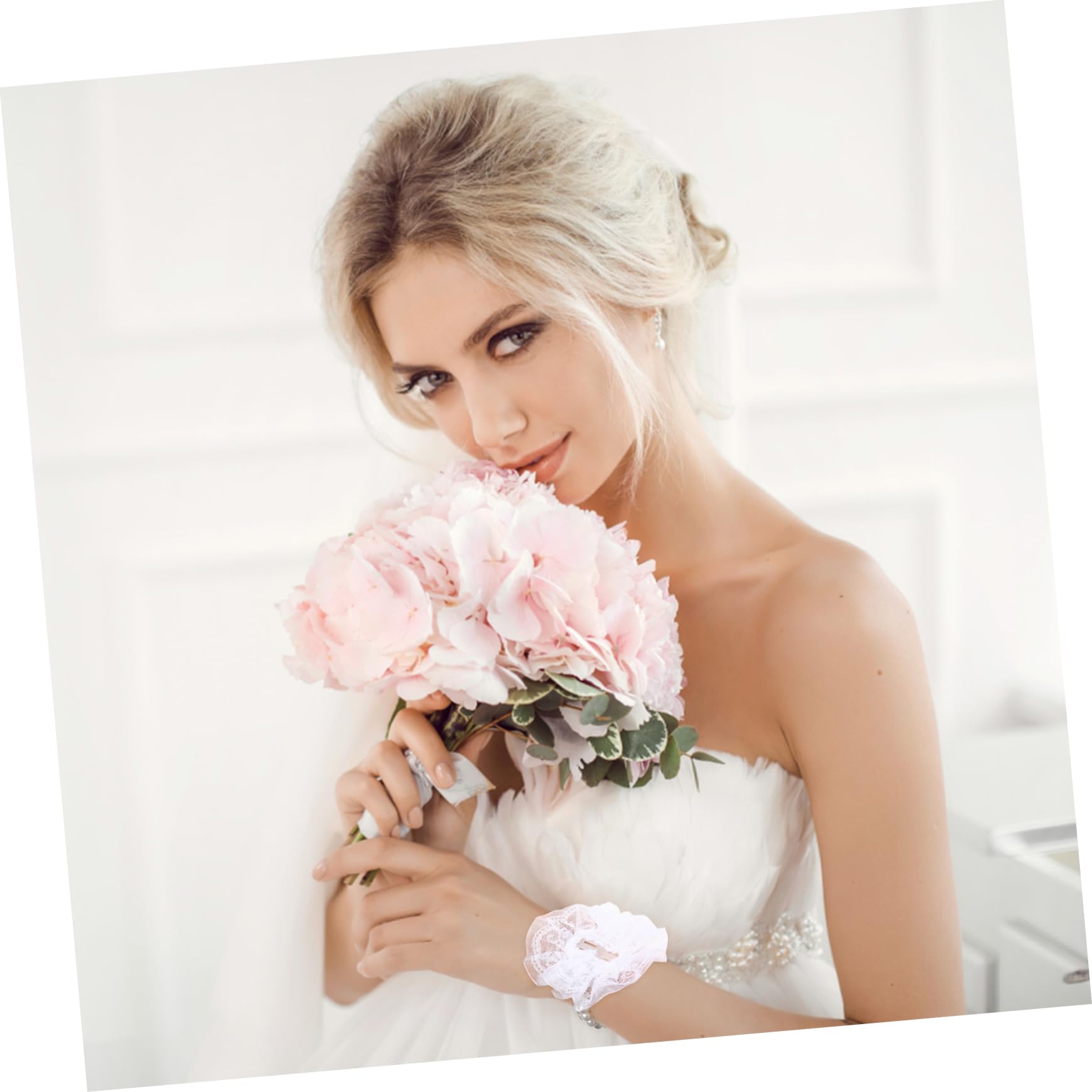 CIMAXIC Corsage Wristlet Band Pearl Lace Corsage Wristlet Bracelet for DIY Flower Wedding Decor