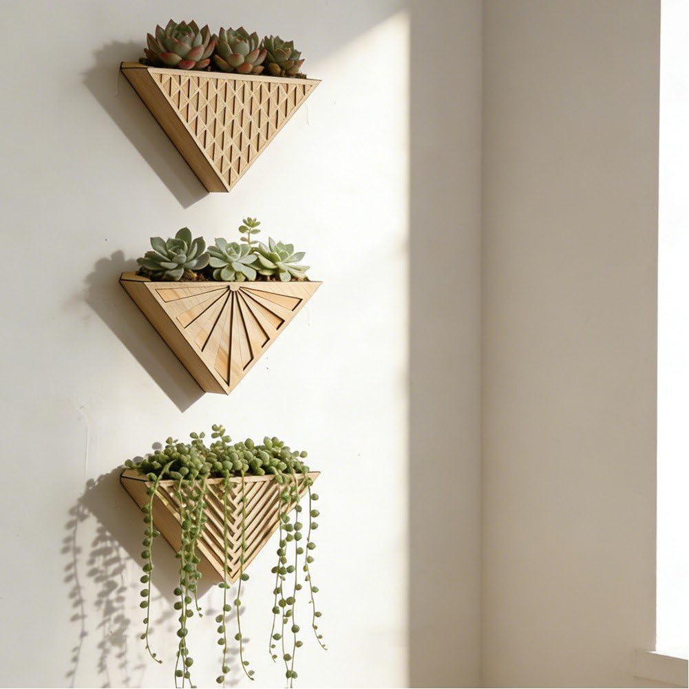Lot De 3 Jardinières Triangulaires Murales en Bois – Pots De Fleurs Suspendus pour Jardin Vertical avec 3 Motifs Sculptés Uniques pour Intérieur Extérieur