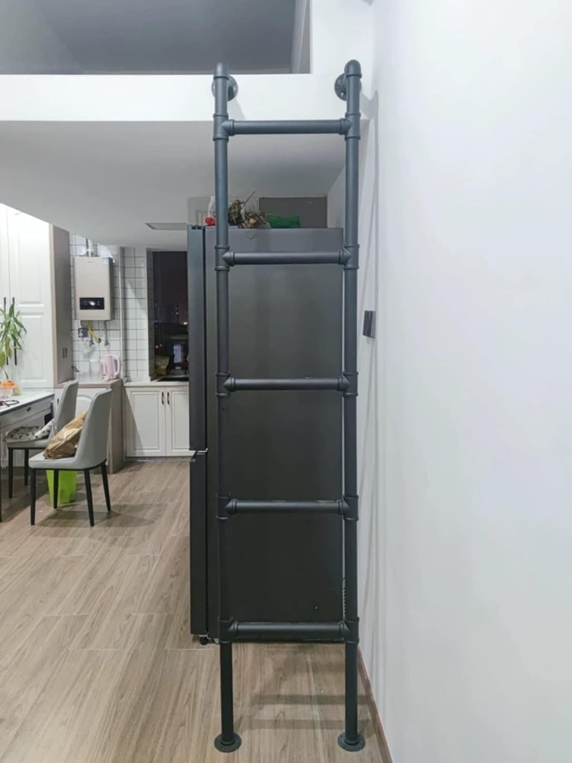 Lit mezzanine en fer forgé avec il et kit d'escalier pour petite maison, chambre à coucher, bibliothèque, camping-car, bateau, quai ou placard avec vis 145 cm, noir