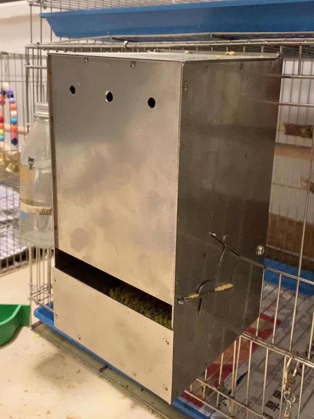 Comedero Automático de Acero Inoxidable para Loros, Antiderrame y Resistente a las Mordeduras, Ideal para Loros Grandes