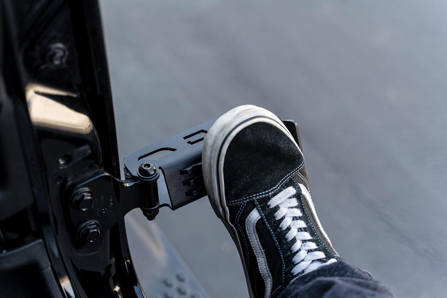 DV8 Offroad Foot Pegs for the 2007-2025 Jeep Wrangler JK/JL & Gladiator JT | Sold as a Pair | Rugged Anti-Slip Pedal Grip Design | Fits Front and Rear Hinges | Includes Padded Stopper