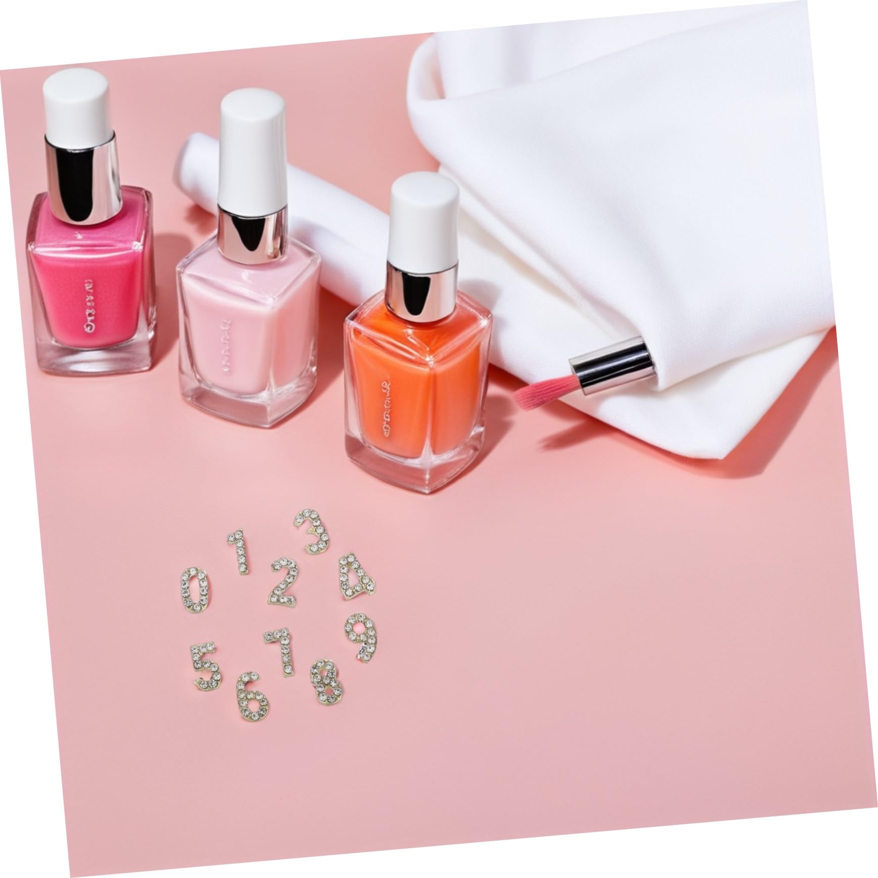 SHERCHPRY Adornos de Uñas Números 100 Piezas, Gemas de Imitación de Hierro Dorado, Base Plana para Decoración de Manicura en Salón