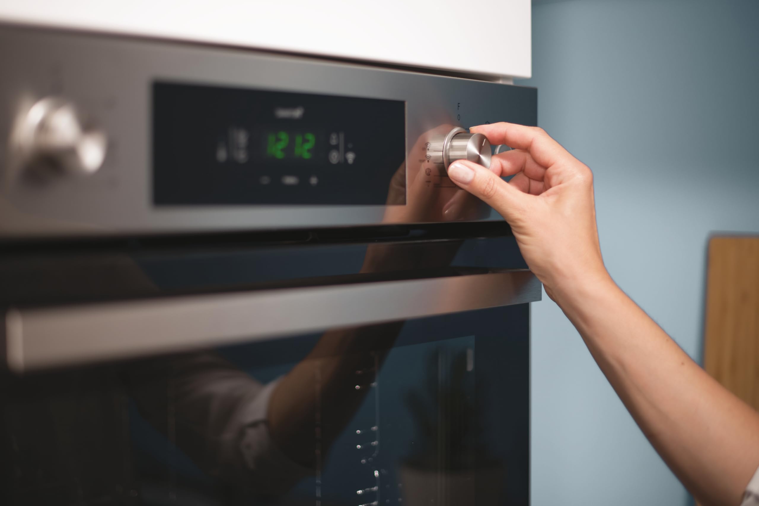 Candy New Timeless FCTS815XL WIFI, forno multifunzione, 70 l, vapore, ventola di raffreddamento, acqualisi, cottura multilivello, 8 funzioni, timer, display touch e comandi, porta 2 vetri, inox