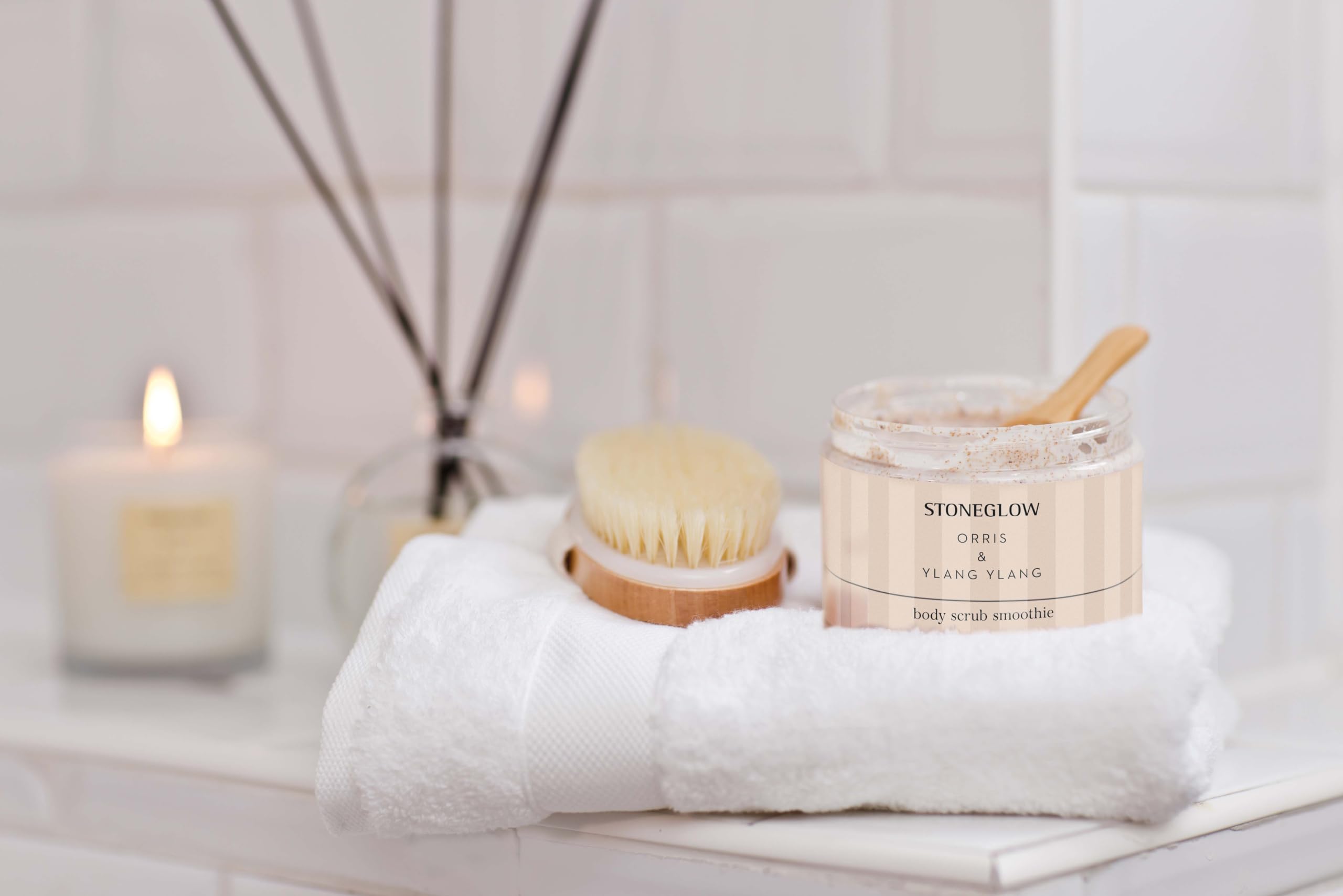 Stoneglow Modern Classics Collection - Orris & Ylang Ylang - Scented Body Scrub Smoothie 310 grams - Peach - Image 4