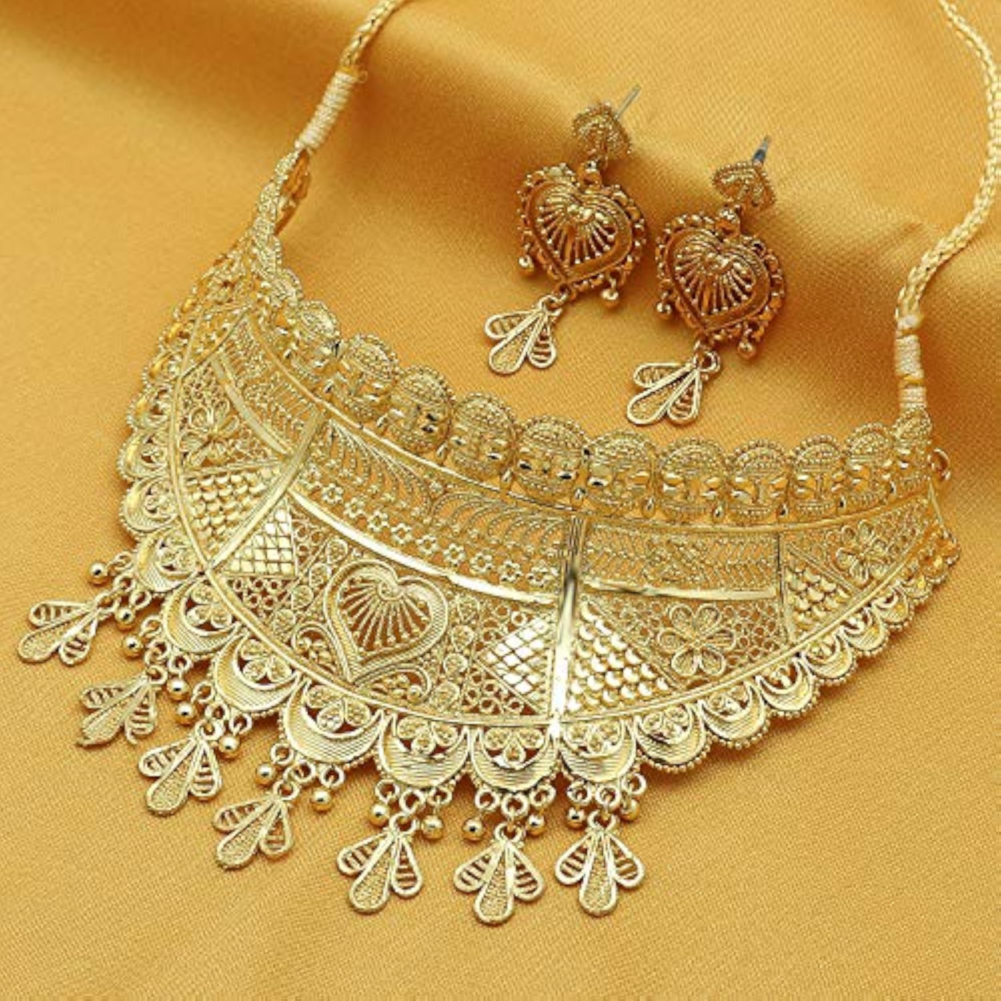 Spectacular 24 Carat Plated Choker Necklace Set