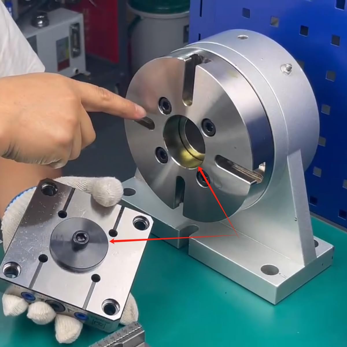 D96-C Round CNC Quick-Change Plate, Ø180mm (7.09") Dia x 27mm (1.06") H, ±0.005mm Repeatability, 20kN Force, 96x96mm (3.78x3.78") Holes, 58-62 HRC