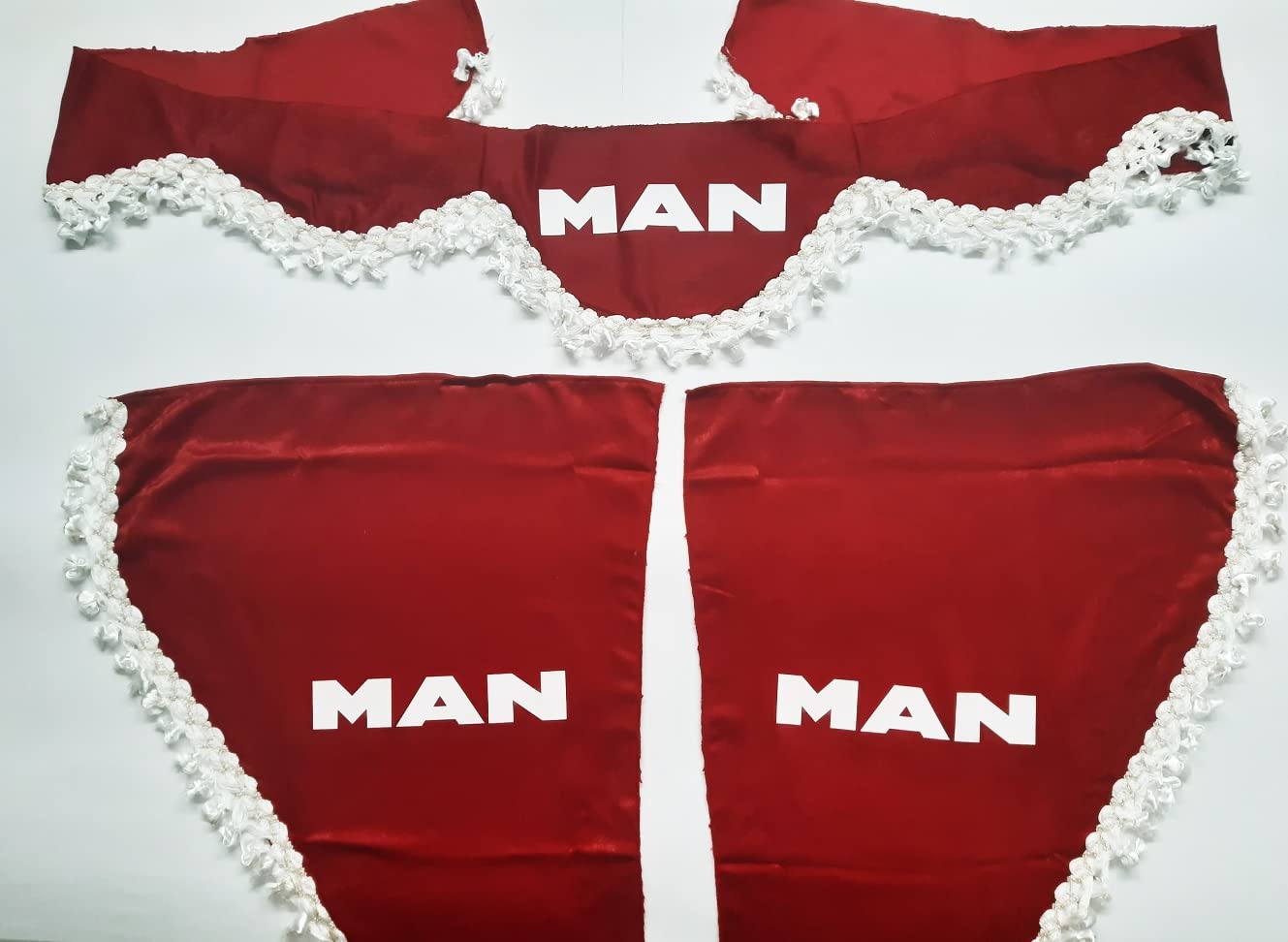 Juego de 3 cortinas decorativas de peluche con pompones blancos para camiones Man TGX TGA TGM (rojo)