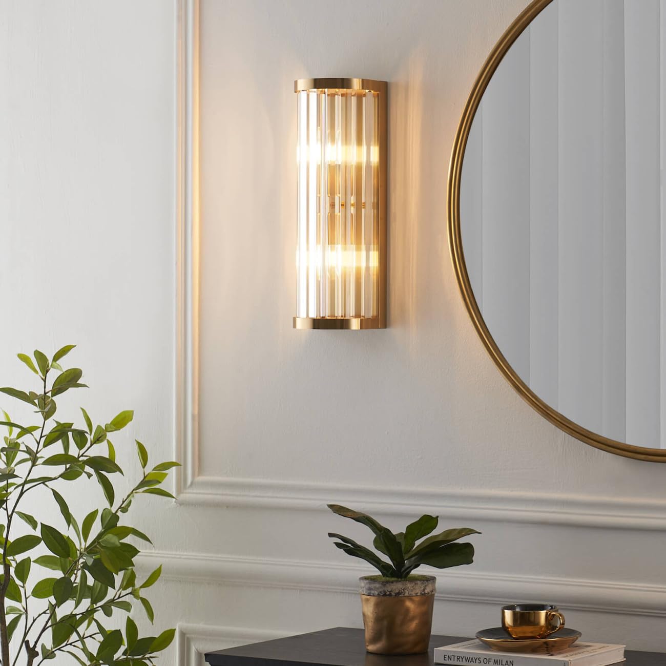 KOSILUM - Lampada da parete semicilindrica con nappine trasparenti – Andria – Luce bianca calda illuminazione soggiorno camera da letto cucina corridoio – 2 x max 25 W – E14 – IP20