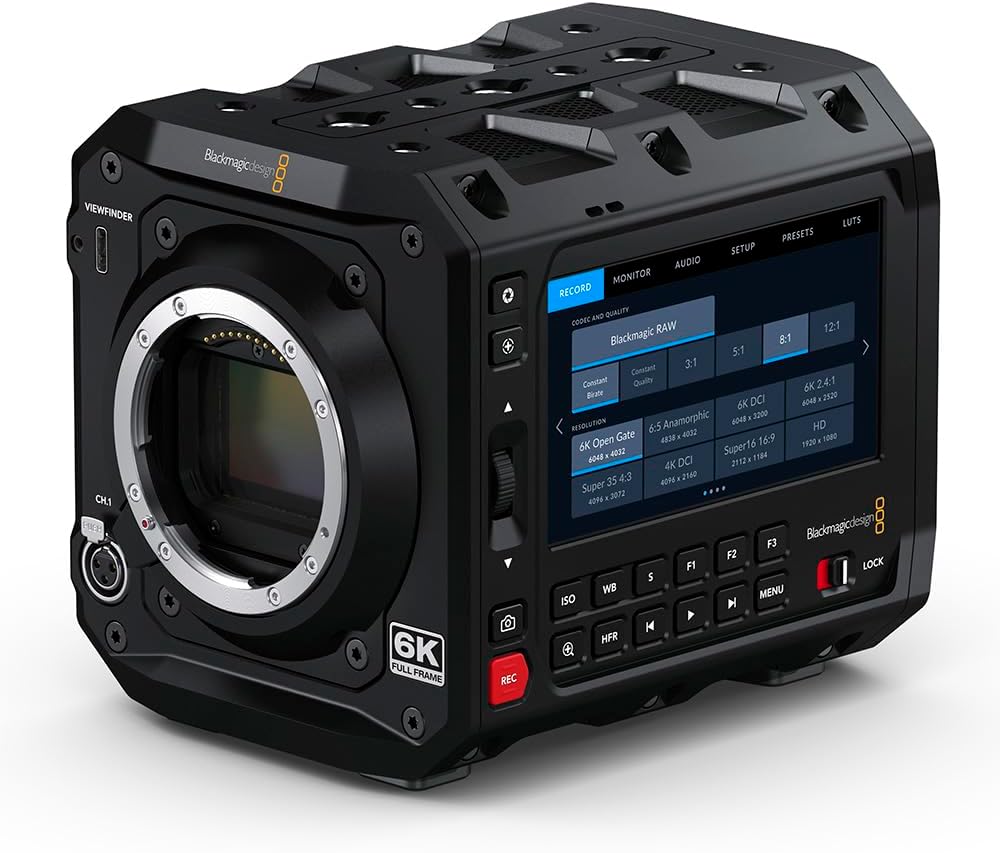 Davanti view of Blackmagic Design Pyxis 6K Cinema Camera showing L-Mount
