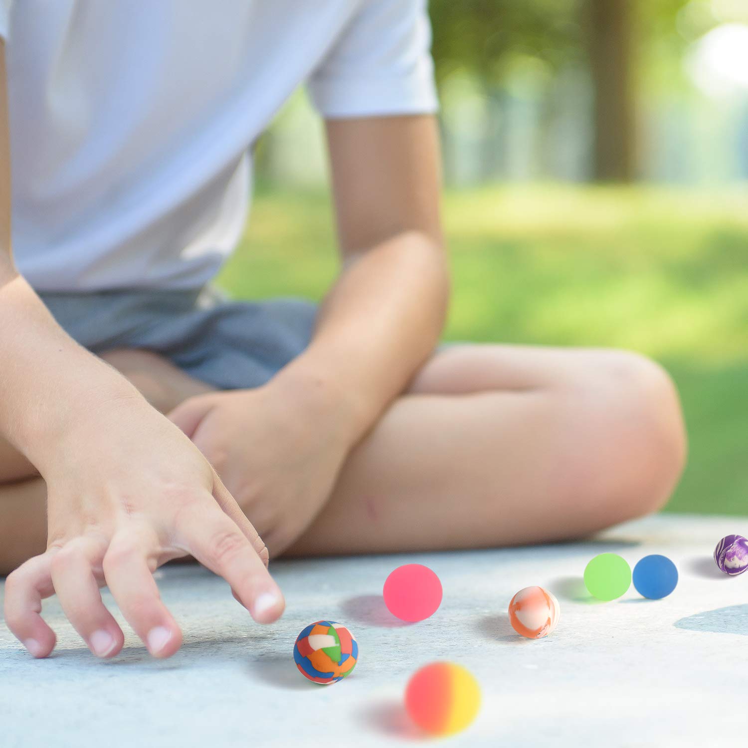 FEPITO 30 Pcs Bouncy Balls Colourful Rubber Balls Bouncy Ball Party Bag Fillers for Kids Prizes, Birthday Party Bag Fillers (25MM)