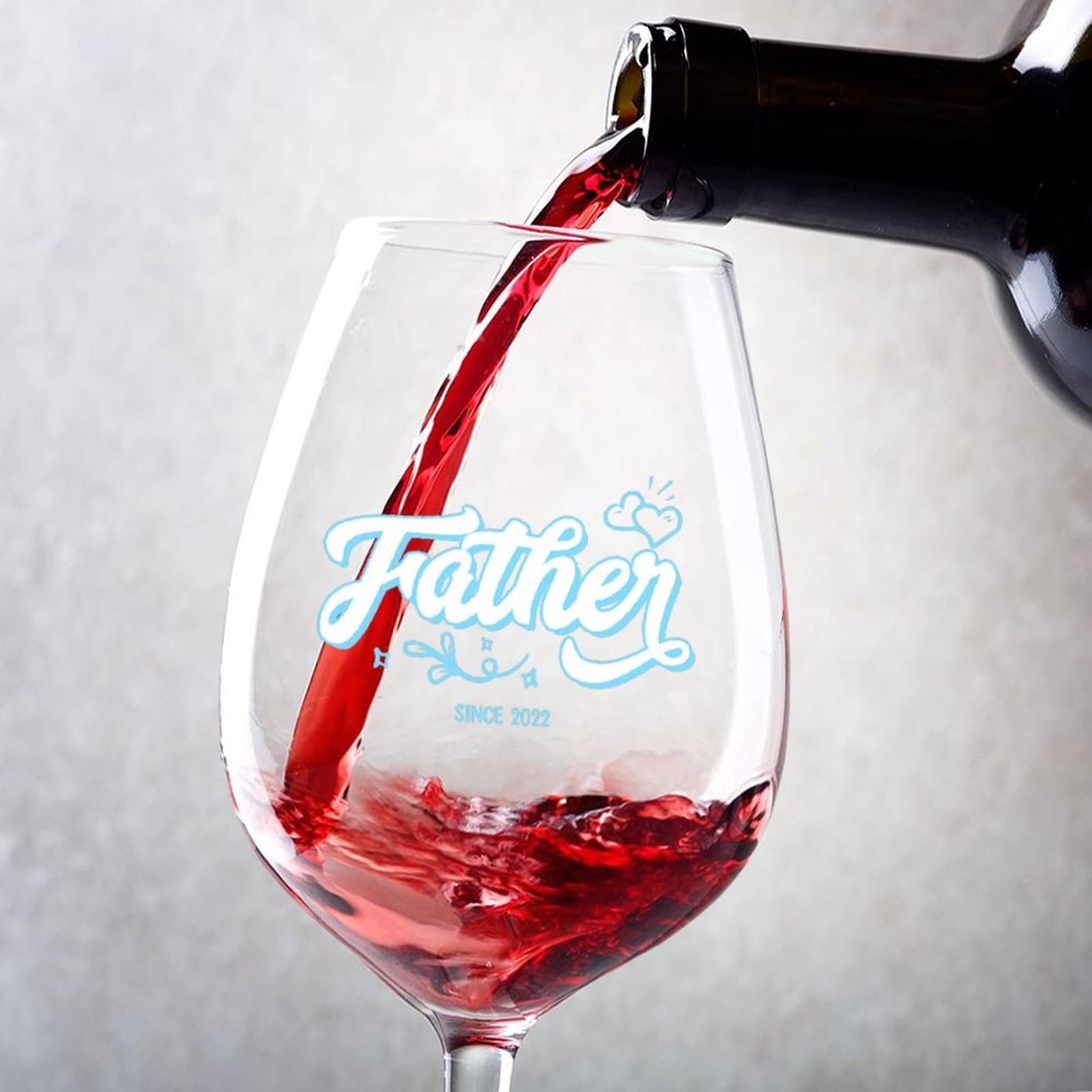 Verres à vin personnalisés Promoted to Father pour des tables de fête uniques