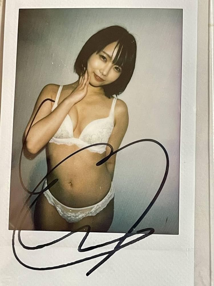 Amazon.co.jp: 戸田真琴 サイン入りチェキB : おもちゃ