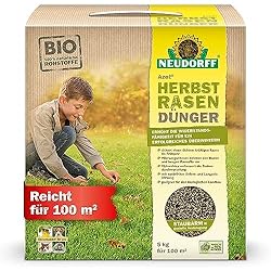 Winterfestigkeit durch Kalium: Stärkt die Frosthärte des Rasens durch den hohen Kaliumgehalt; bereitet ihn optimal auf die kalten Monate vor und sichert einen vitalen Start im Frühjahr Ausgewogene Nährstoffversorgung: Der organische Rasendünger mit e...