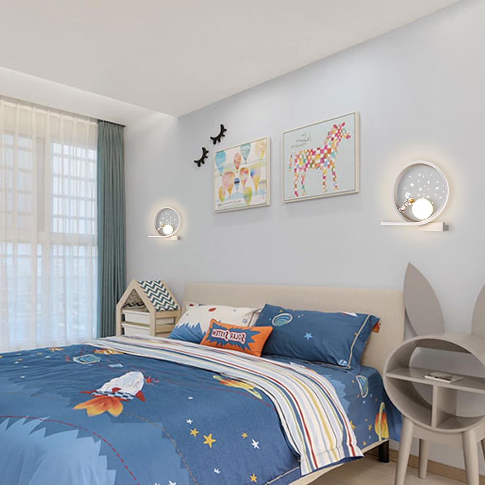 Jadssox Kinderzimmer Wandleuchte Astronaut Wandleuchte LED Runde Wandleuchte mit Projektor Sterne, Sternenleuchten Wandbeleuchtung Kinder Nachtlichter für Mädchen Jungen Schlafzimmer Kinderzimmer