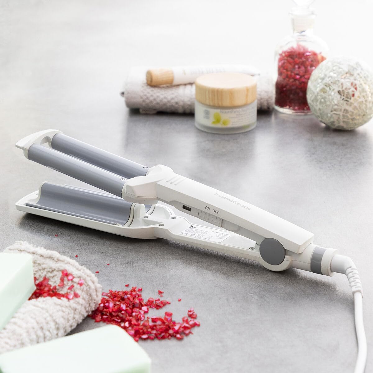 InnovaGoods® Keramikhaarstyler für Wellen Waavio, 55 W Leistung, zum Erzeugen natürlicher und eleganter Wellen, mit Keramikplatte, ideal für zuhause, in Weiß und Grau.