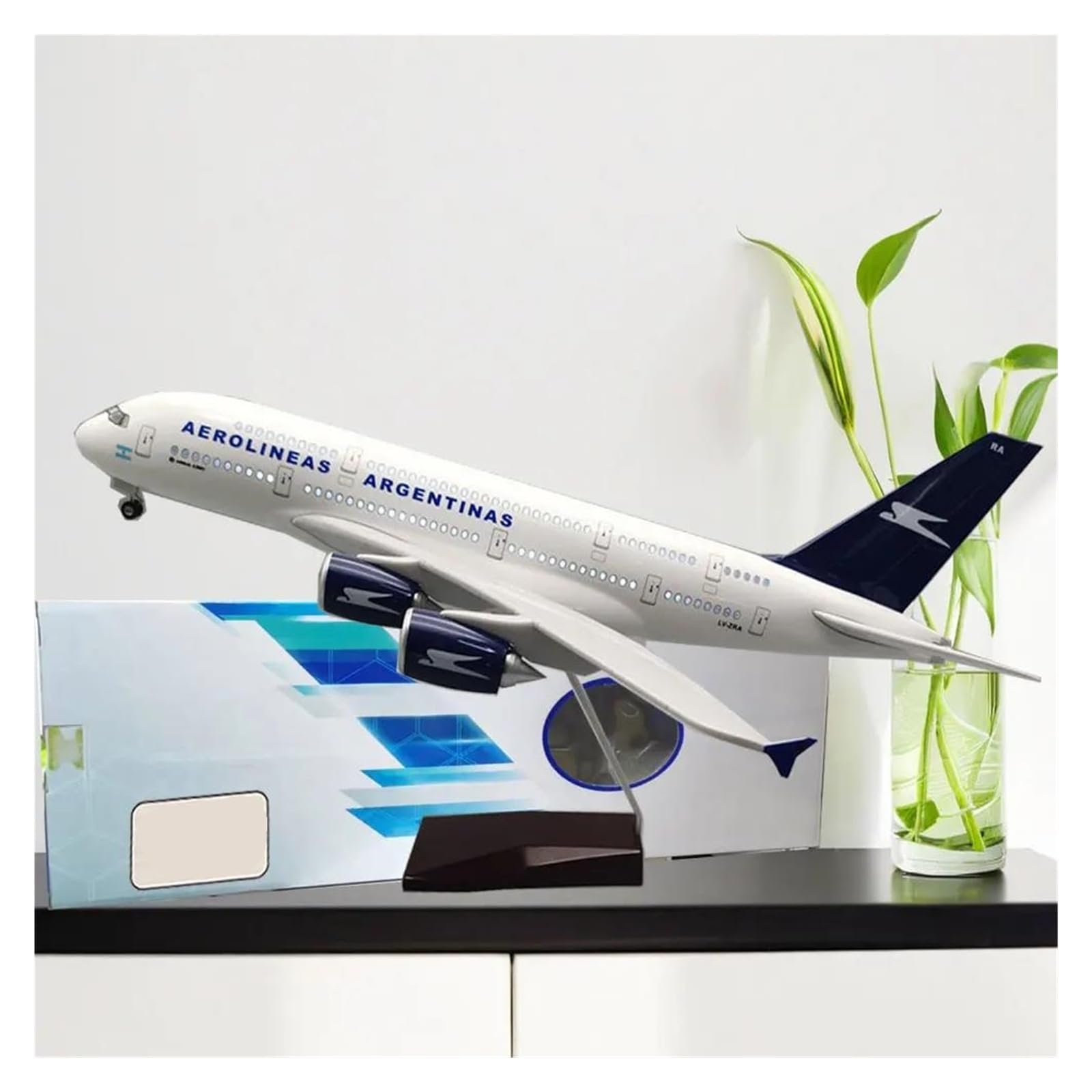 Odlewany metalowy model samolotu samolotu dla 380 samolotów Argentine Airlines 47CM odlewane modele samolotów do dekoracji samolotów do kolekcji i ekspozycji (ze światłem)