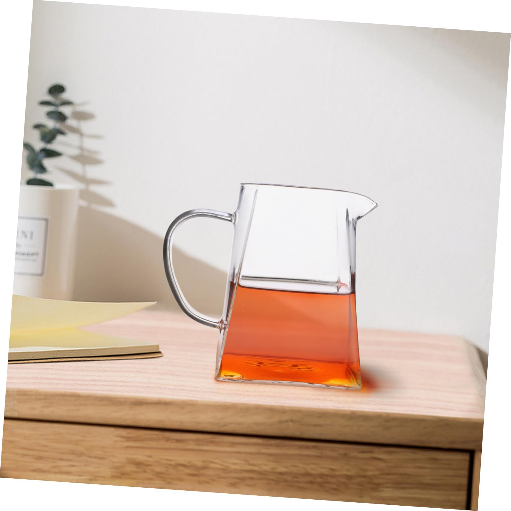 Teiera in Vetro Trasparente con Beccuccio per Versare Preciso e Manico Portatile Base Quadrata Stabile per Casa Ufficio e Sala da Tè Capacità Grande ed Elegante