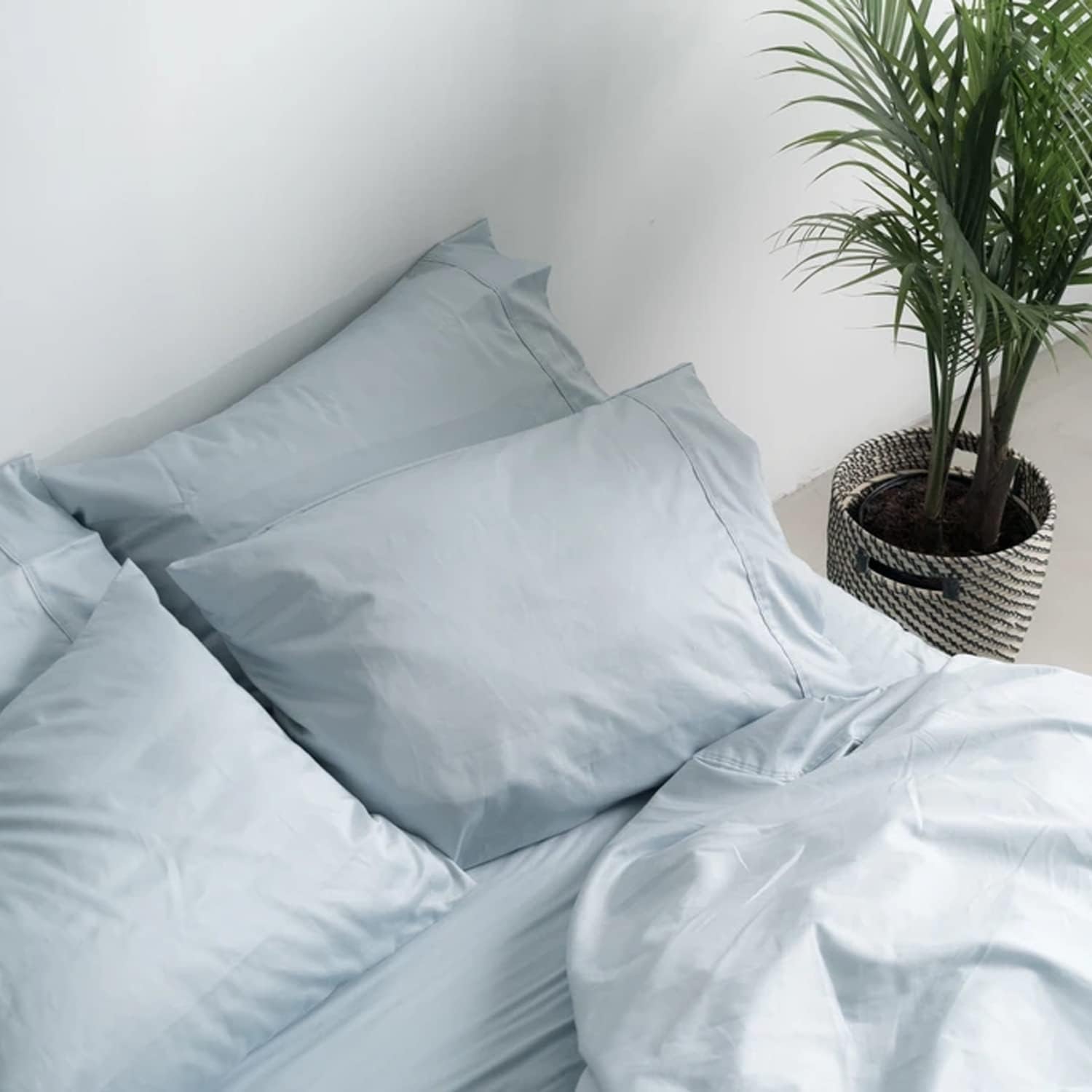 Miracle Made Breathable Cotton Bed Sheets, 4-Piece Set – Silver-Treated, Soft and Cool-to-the-Touch Lightweight Bedding Designed for Hot Sleepers – Queen Size, Sky Blue