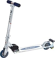 Vista 1 de Razor monopatín que emite chispas