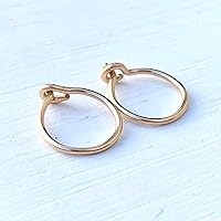 Vista 5 de Aretes de aro huggie pequeños y finos para mujer - Rellenos de oro de 14k o plata esterlina, aros pequeños, aretes de aro de oro ligeros