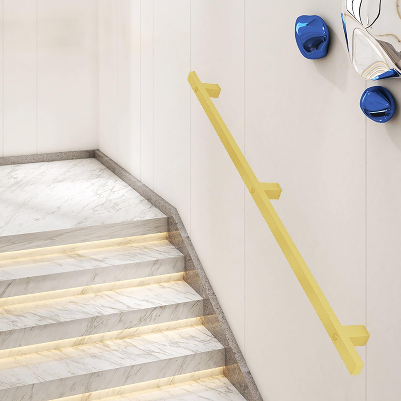 Rampe d'escalier dorée de 240cm pour sécuriser l'accès de votre cour