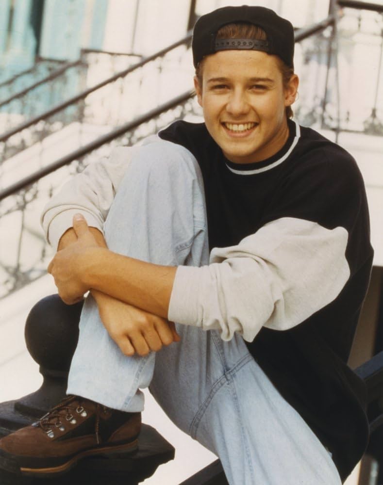 Will Estes Sitting in Casual Wear Portrait Photo Print (24 x 30) : Amazon.ca: Home