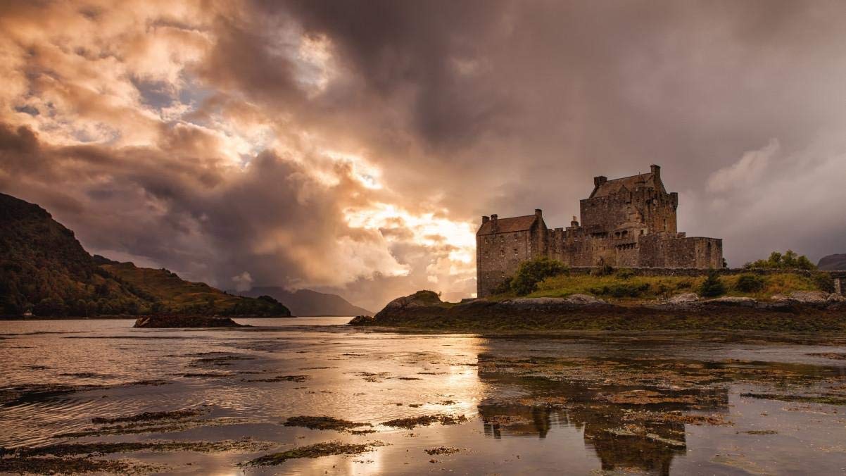 NPRZM Eilean Donan Castle Scotland DIY 5D Diamond Painting by Number Unique Kits Home Wall Decor Crystal Rhinestone Wall Decor 30x40CM