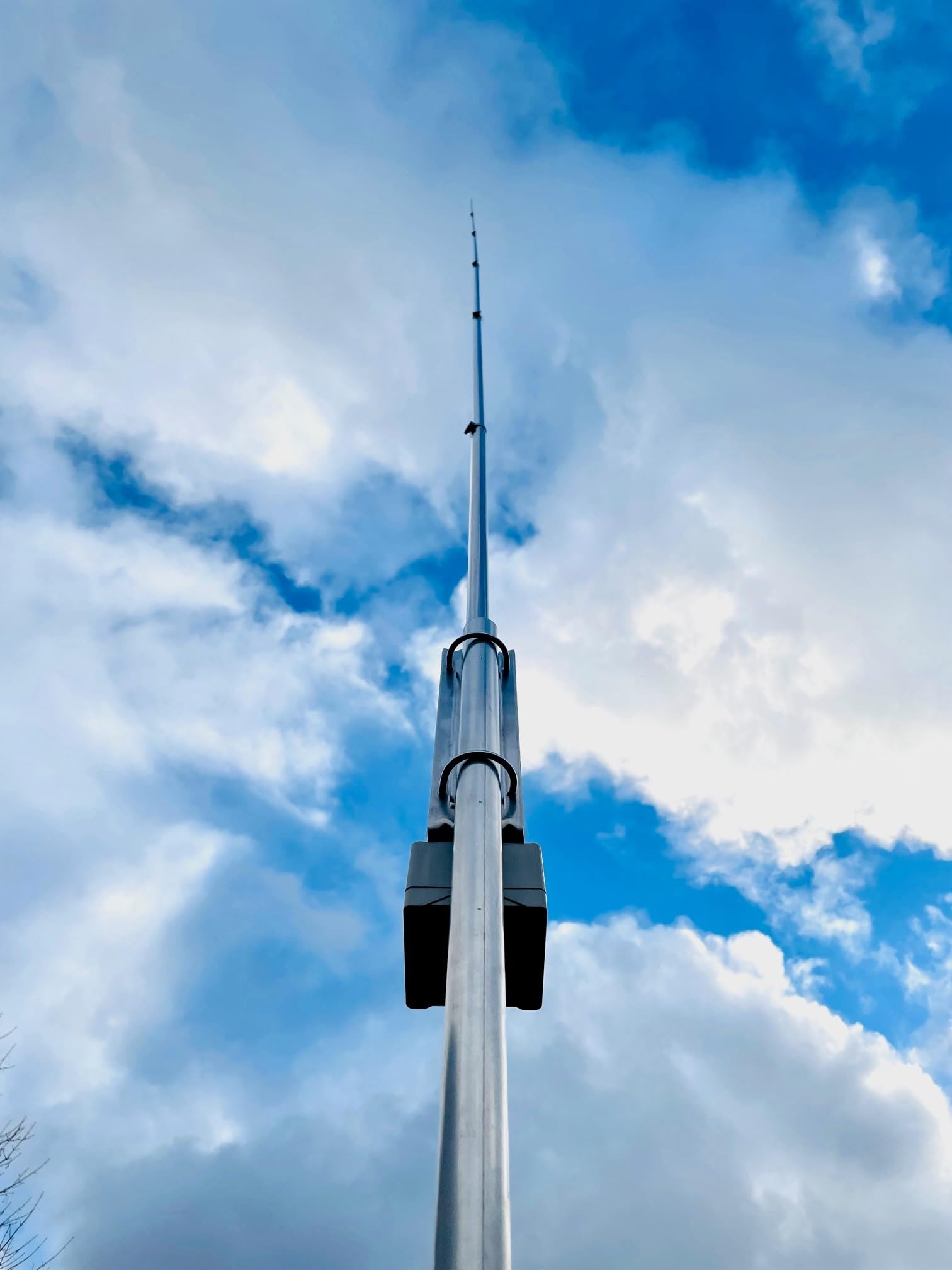 X-80 XP End Fed Vertical Antenna, 80-6m, 1KW, Pole Mountable