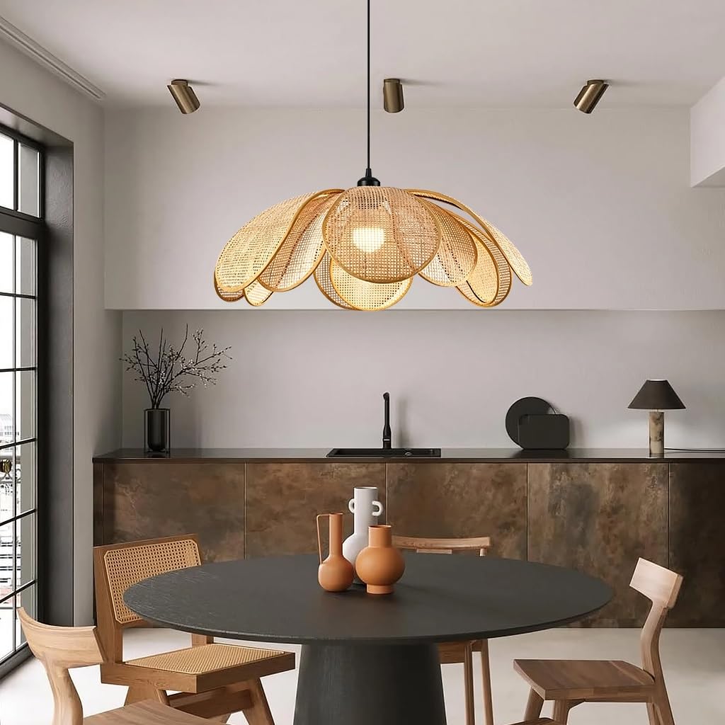 YUPIN Suspension En Rotin Bohème Lampe À Suspension Créatives À Fleurs Wabi Sabi Pour Table À Manger Lustre Suspendue Style Nordique E27 Réglable Pour Salle À Manger Îlot De Cuisine Salon(50cm)