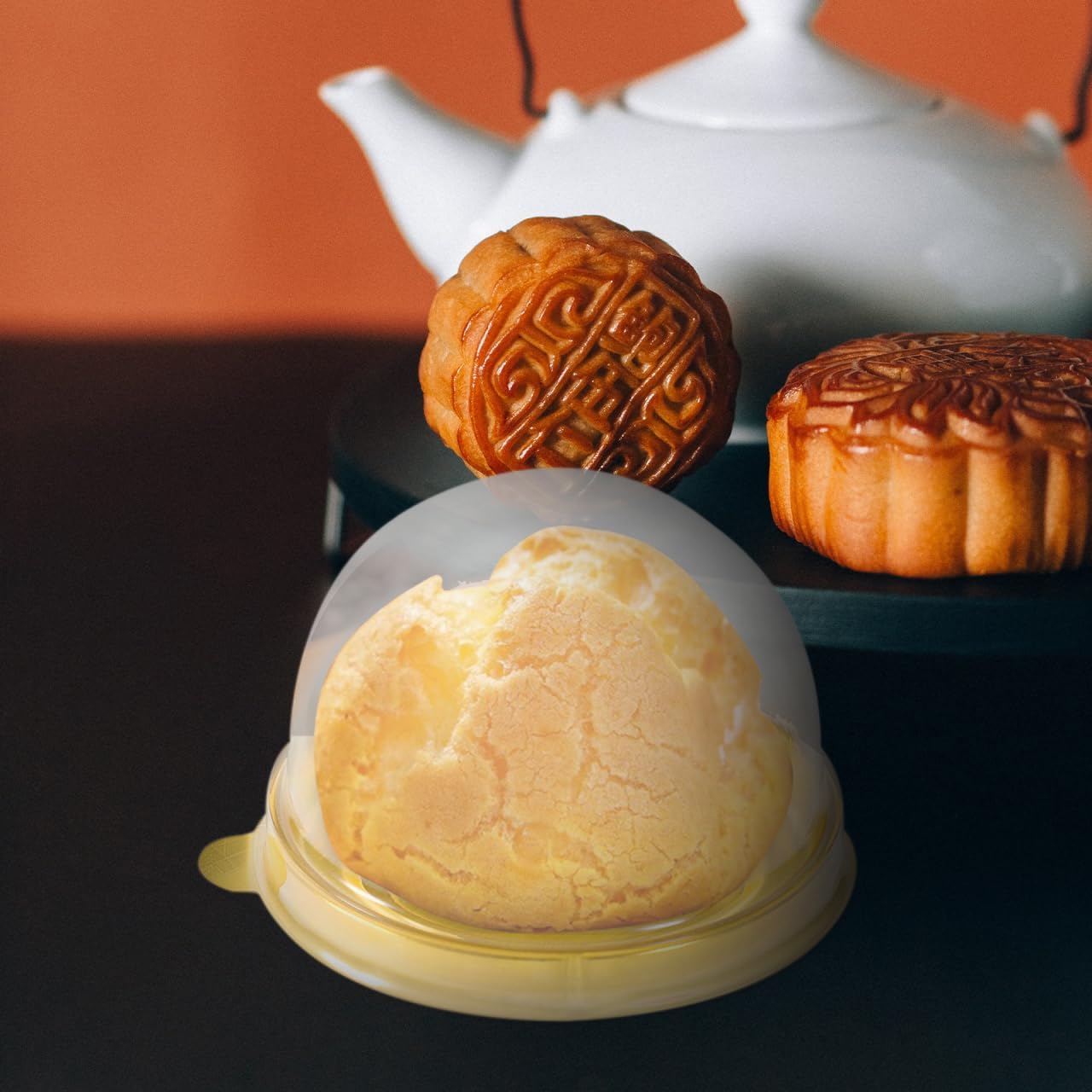 TOYANDONA Round Egg Yolk Crisp Packaging Box 2.8 Inch Clear Food Grade Pet Plastic Dome Cake Container with Lid for Cupcakes Pastries and Small Desserts