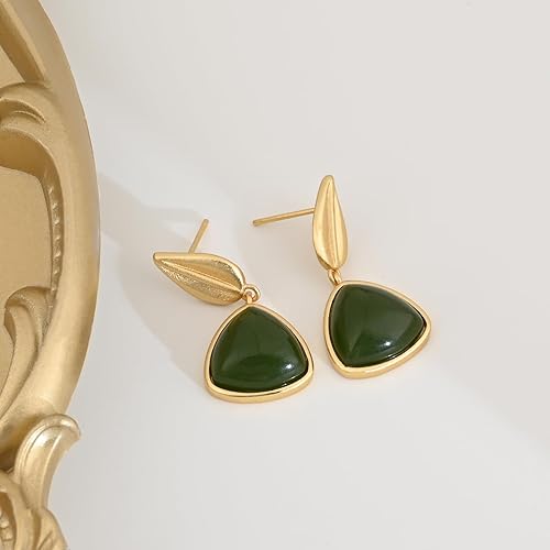 Miniatura 6 de Aretes de jade verde natural chapados en oro, elegantes aretes triangulares con piedra natal con hoja chapada en oro, aretes de tuerca para mujer,