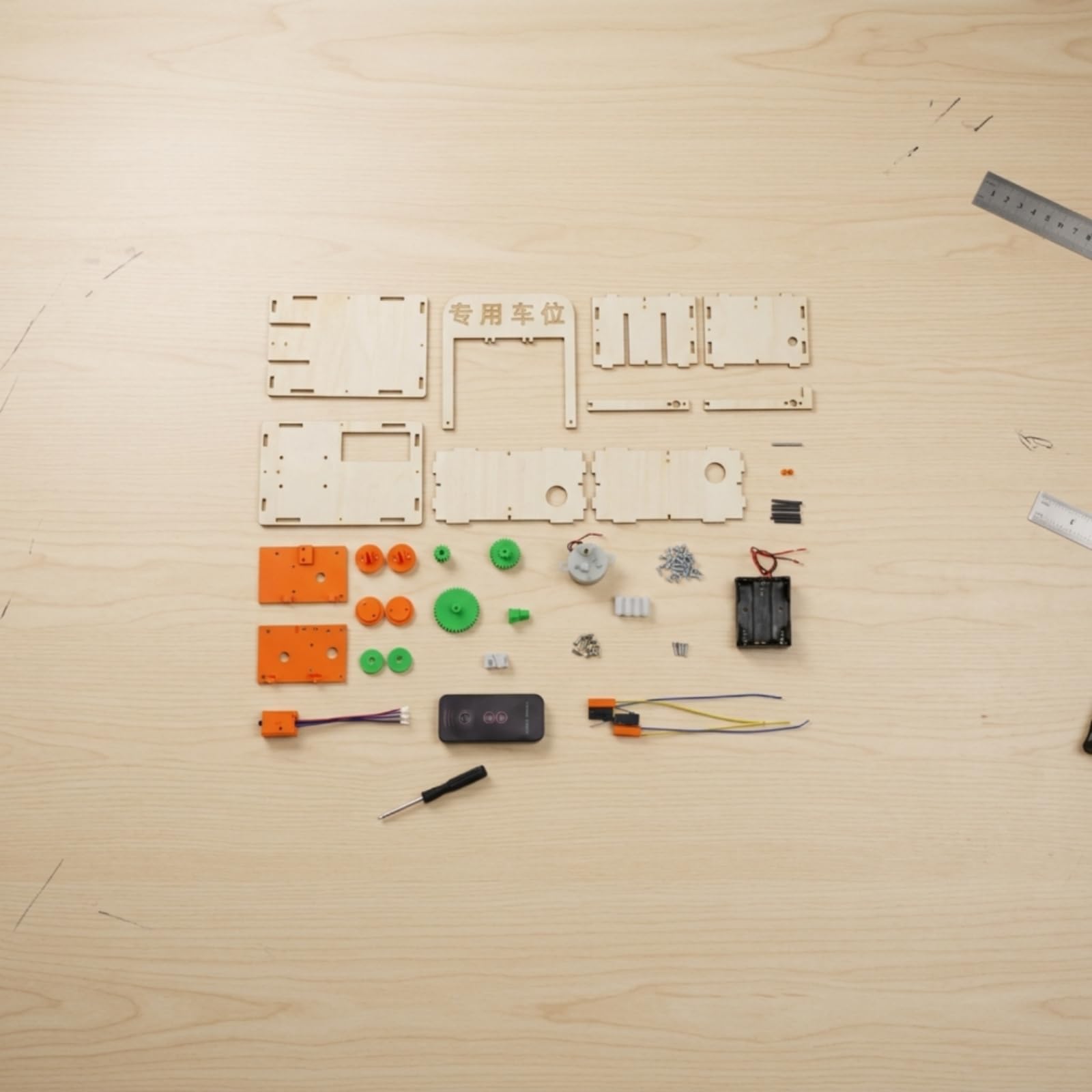 Kit Modello Parcheggio Telecomandato Puzzle Ingranaggi Giocattolo Educativo Progetto Scientifico con Trasmissione a Ingranaggi E Radiocomando Adatto a